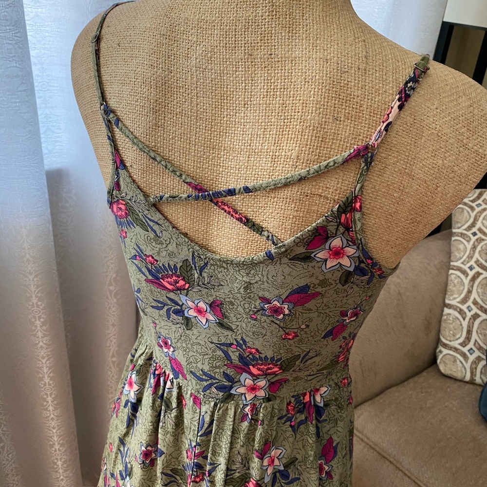 HOLLISTER FLORAL ROMPER - Picture 4 of 5